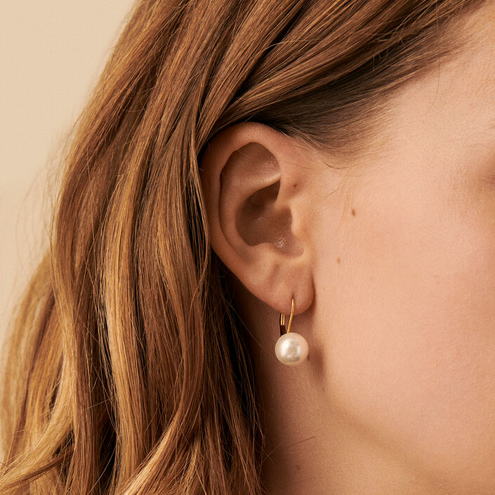 Boucles d'oreilles pendantes PEARLY - Perle / Doré - Boucles d'oreilles  | Agatha