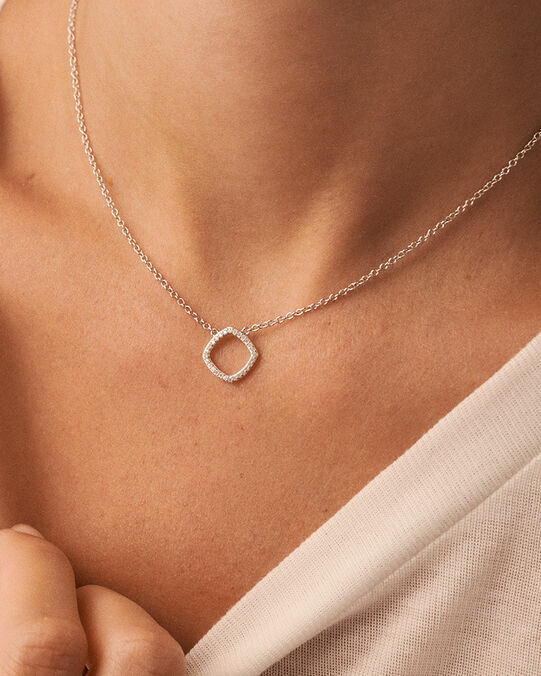 Collier fantaisie noir et or pailleté : Achat occasion | Bijoux (femme) Ikita Noir Plastique Neuf, sans étiquette Collier fantaisie noir et or pailleté : Achat occasion | Bijoux (femme) Ikita Noir Plastique Neuf, sans étiquette