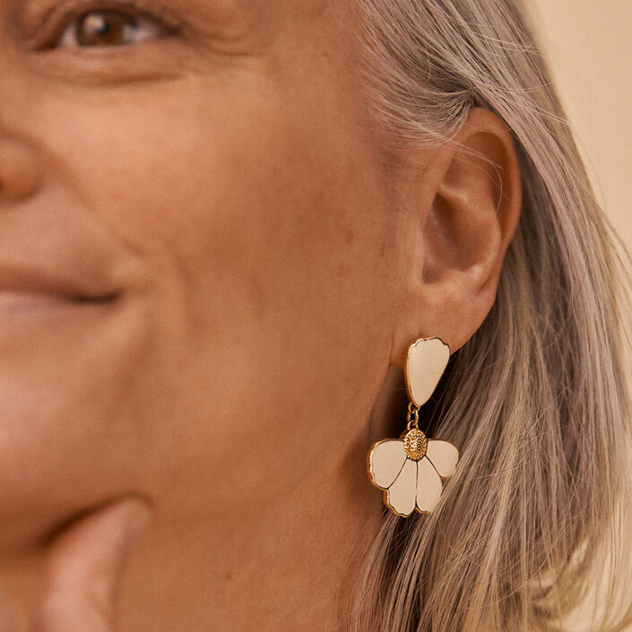 Boucles d'oreilles pendantes FLORA - Doré / Blanc - Boucles d'oreilles  | Agatha